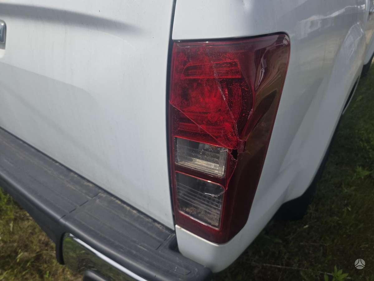 Isuzu D-Max, 1.9 l., off-road / crossover