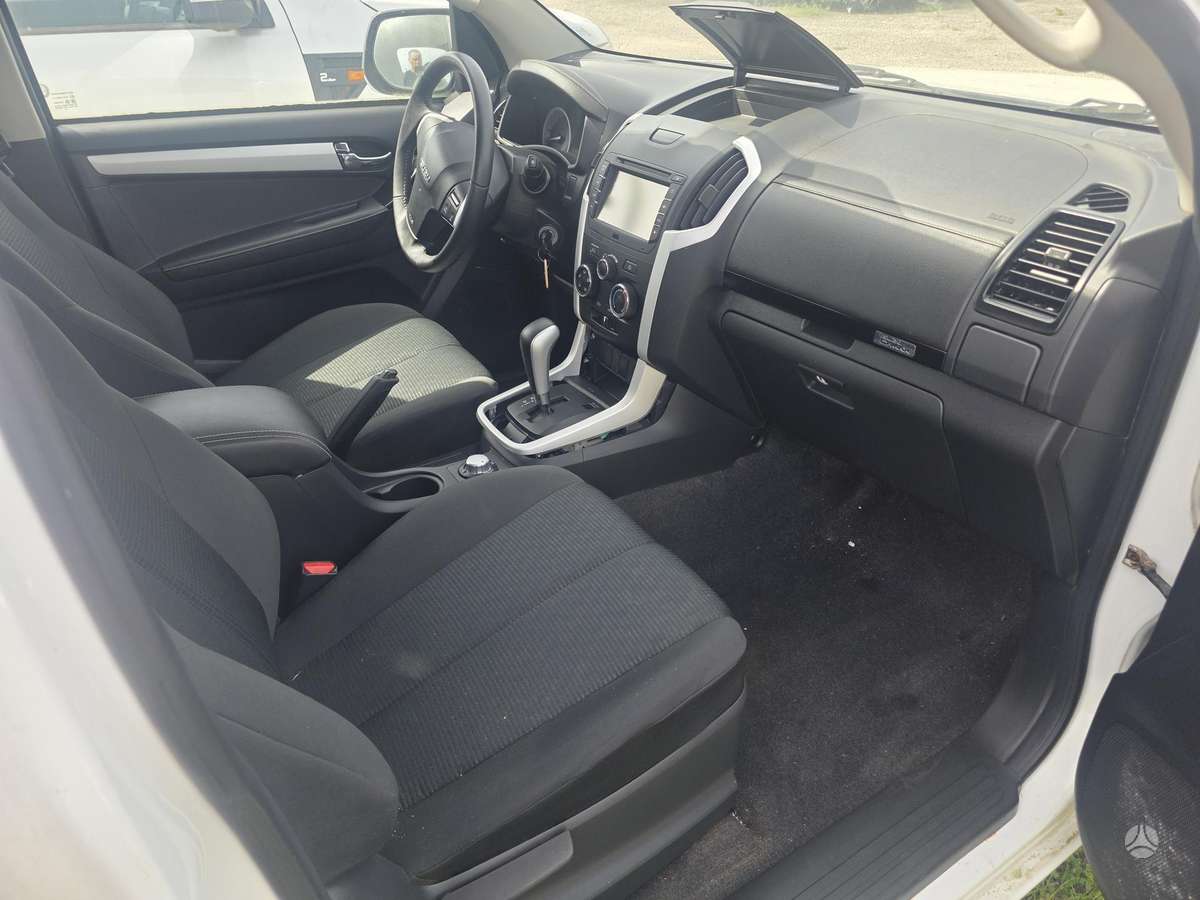 Isuzu D-Max, 1.9 l., off-road / crossover