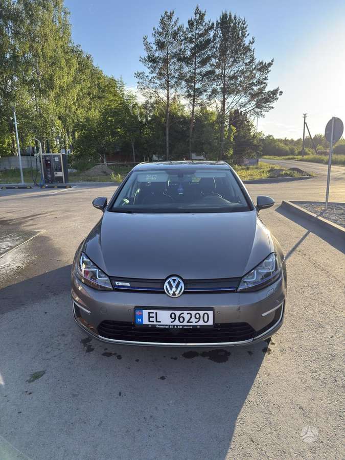 Volkswagen Golf - 2