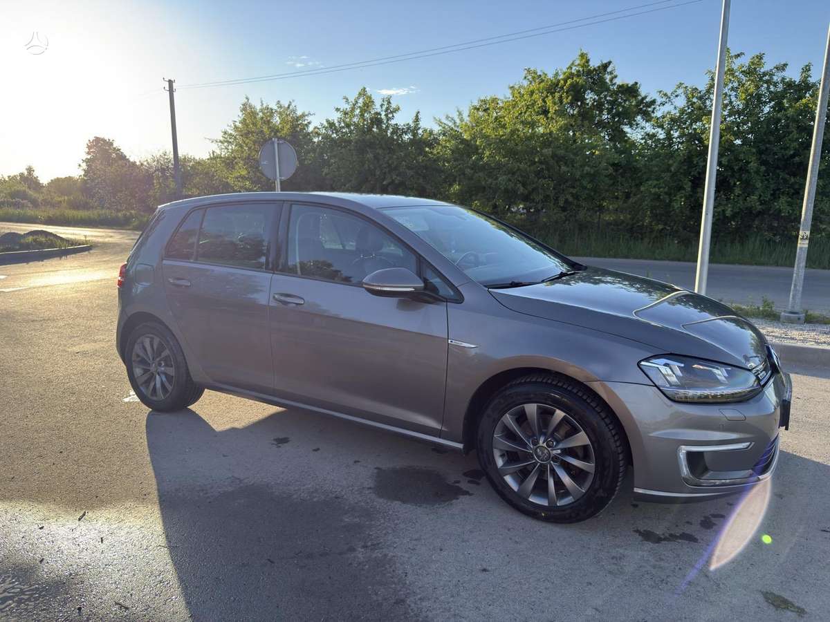 Volkswagen Golf - 3