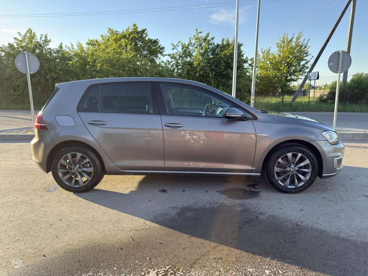 Volkswagen Golf - 4