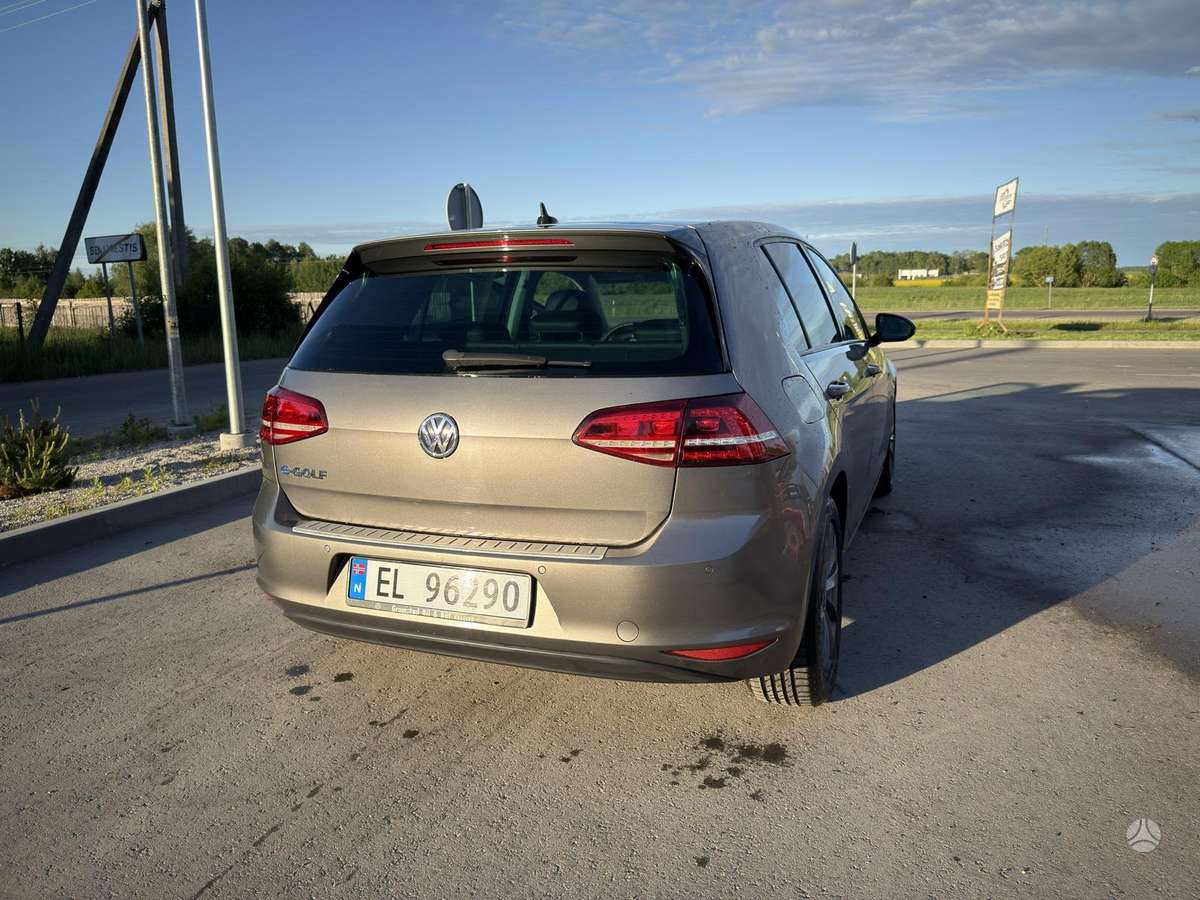 Volkswagen Golf - 9
