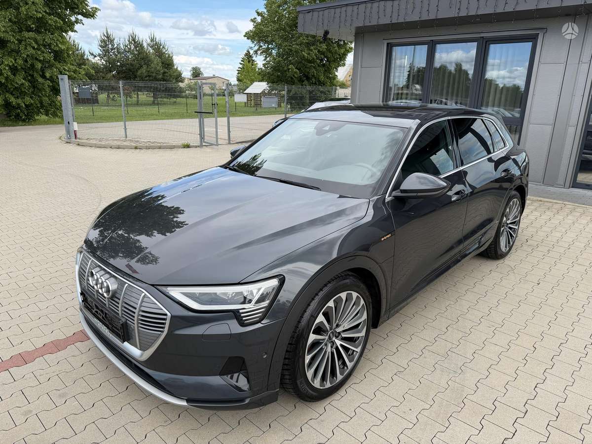 Audi e-tron, 95 kWh, off-road / crossover