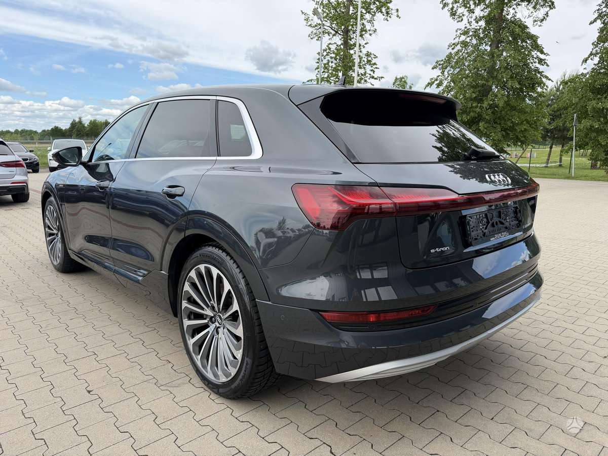 Audi e-tron, 95 kWh, off-road / crossover