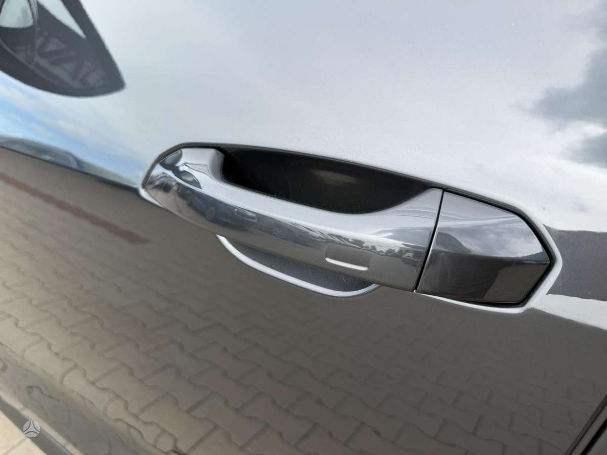 Audi e-tron, 95 kWh, off-road / crossover