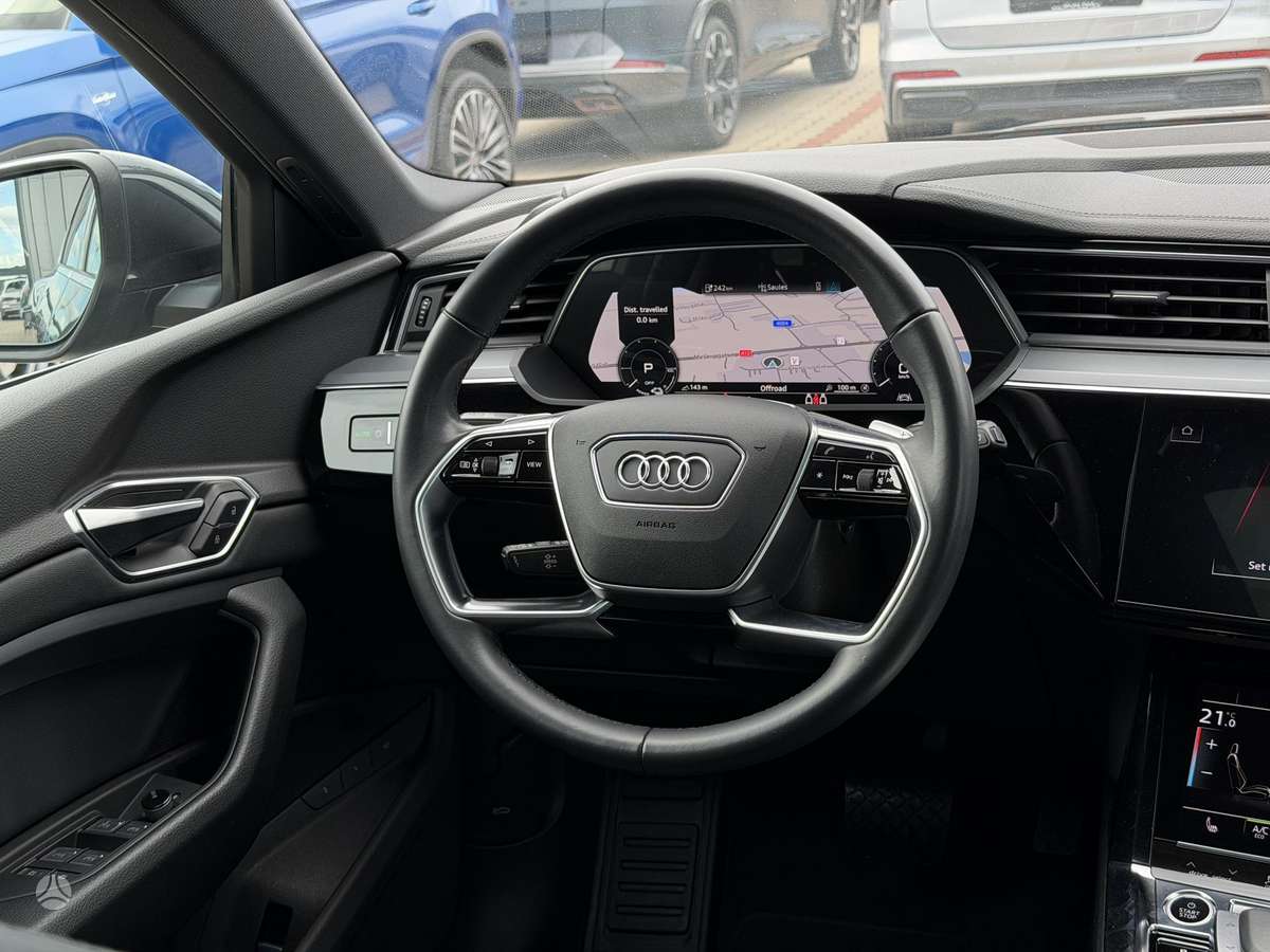 Audi e-tron, 95 kWh, off-road / crossover