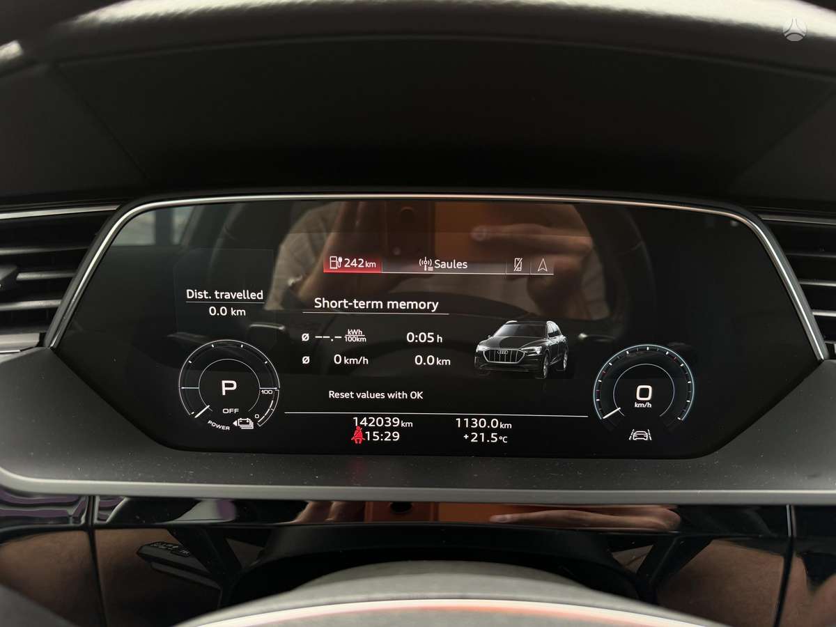 Audi e-tron, 95 kWh, off-road / crossover