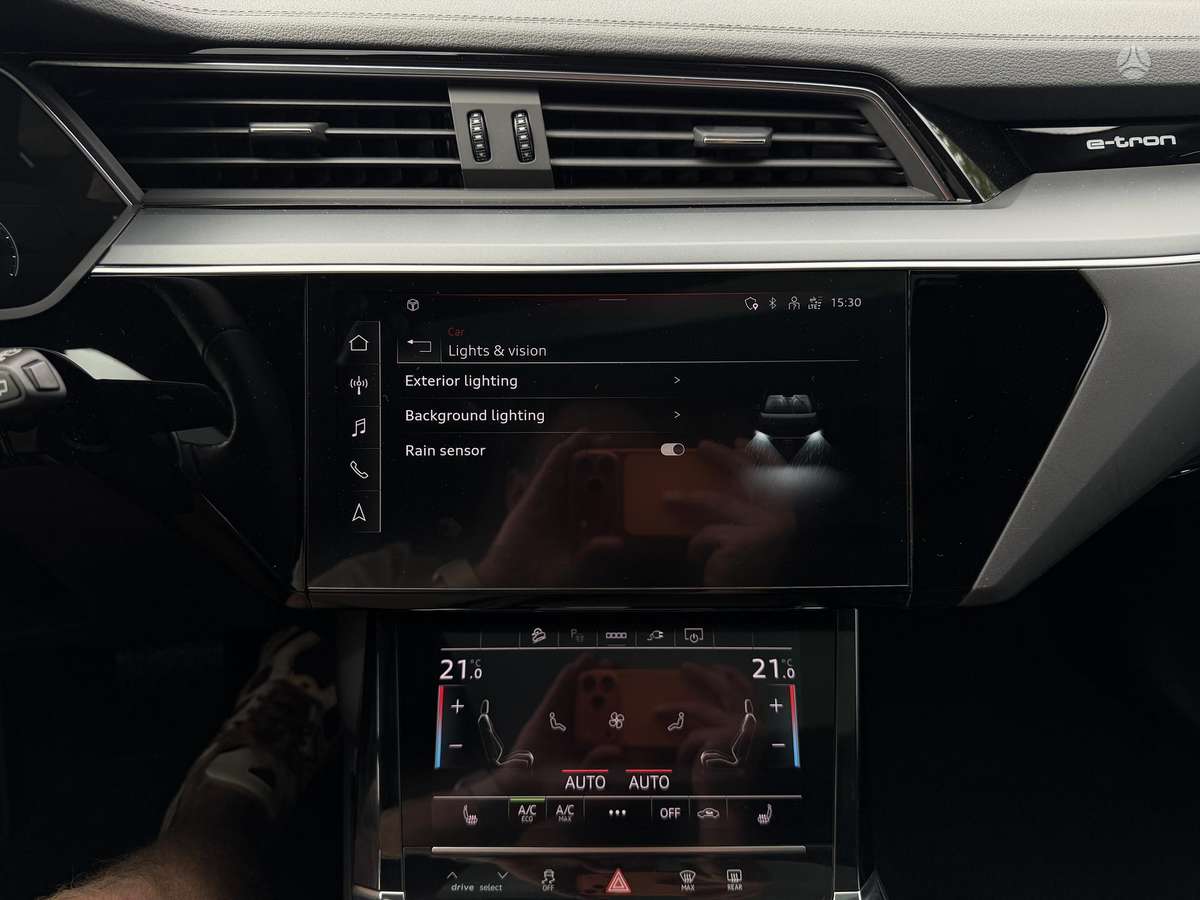 Audi e-tron, 95 kWh, off-road / crossover
