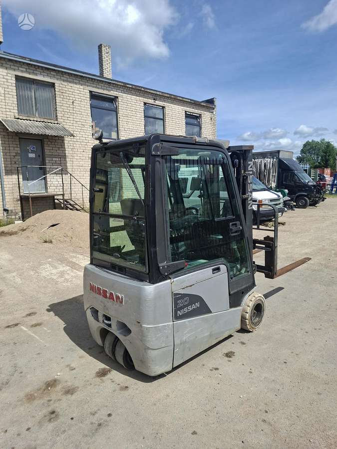 Nissan 20, warehouse equipment