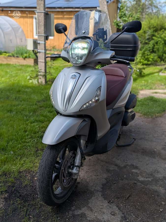 Piaggio Beverly 350cc, scooters / mopeds