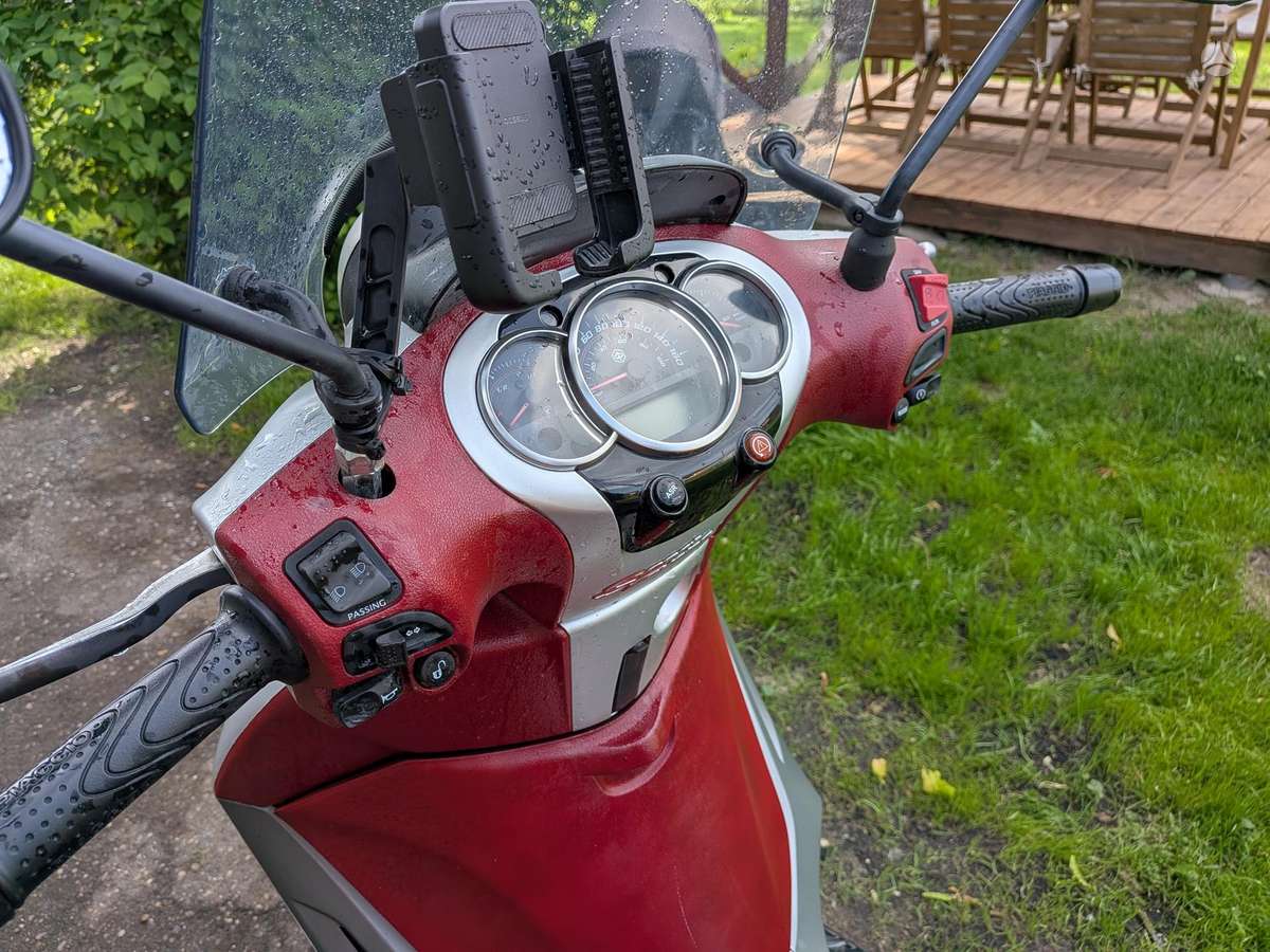 Piaggio Beverly 350cc, scooters / mopeds