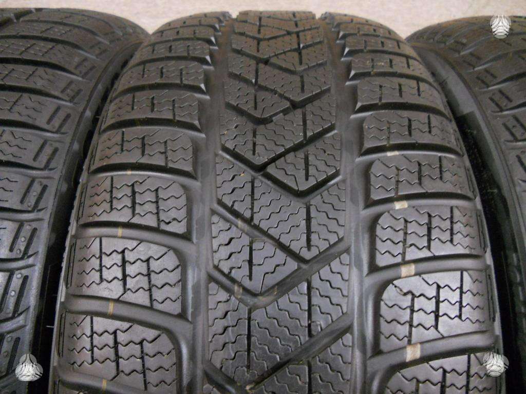 Pirelli 2023m 95% SottoZero3*, всесезонные 245/45 R18