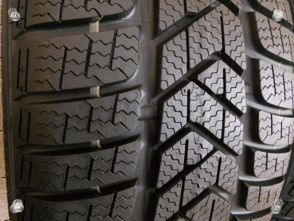 Pirelli 2023m 95% SottoZero3*, всесезонные 245/45 R18