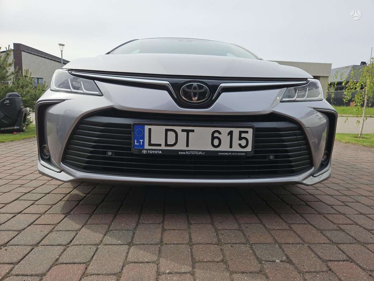 Toyota Corolla - 1