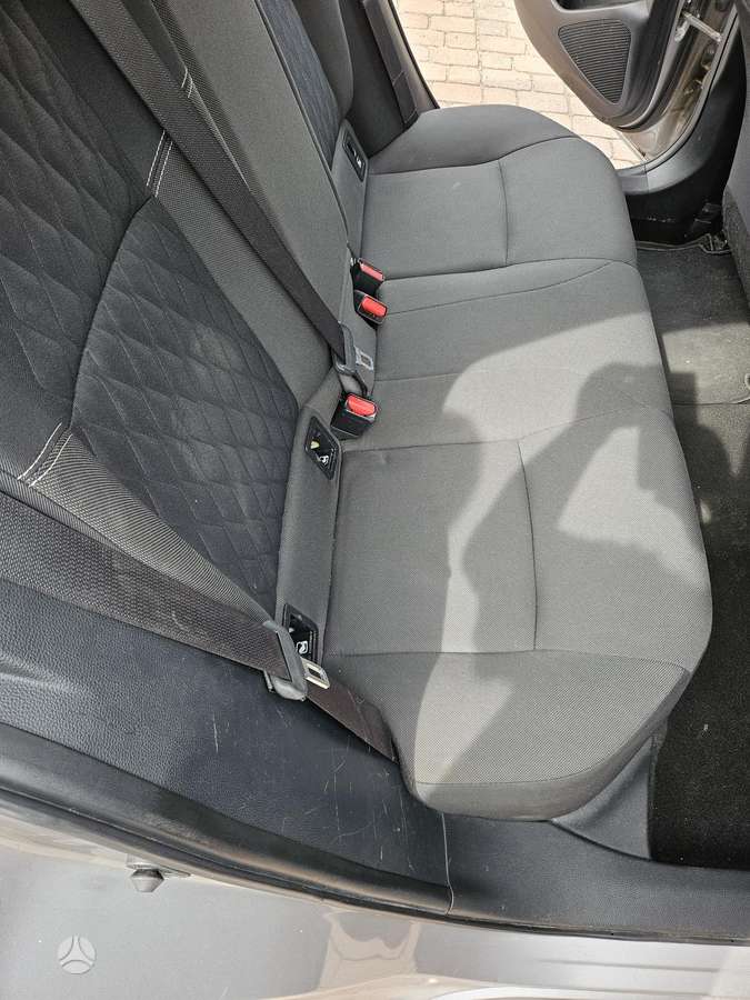 Toyota Corolla - 8