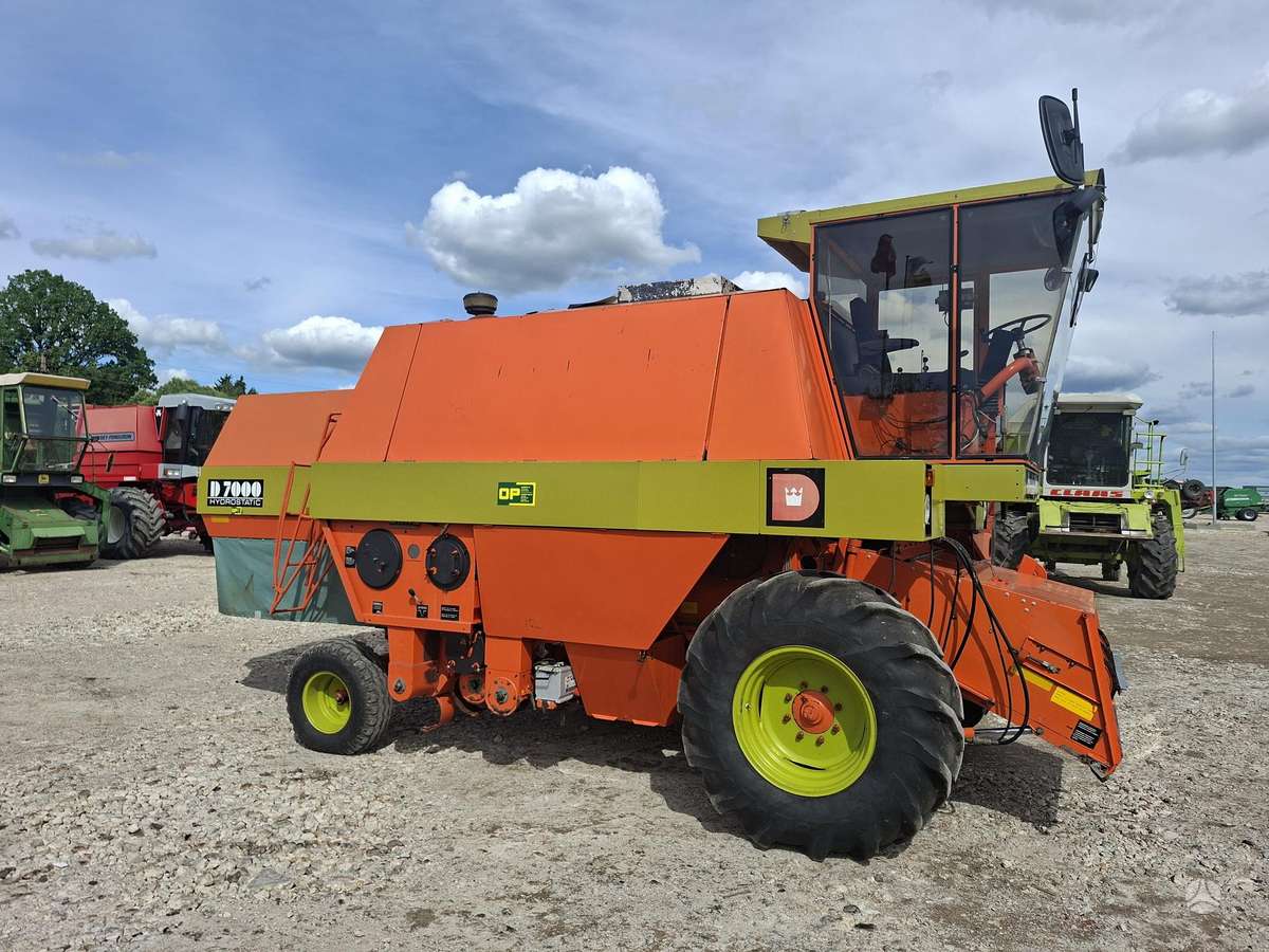 Dronningborg D7000H, combine harvesters