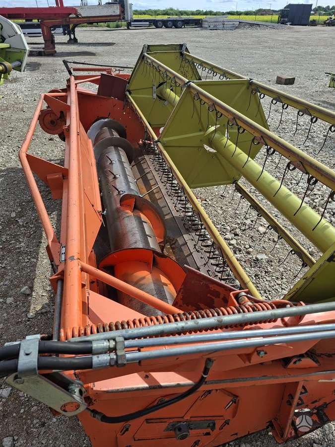 Dronningborg D7000H, combine harvesters