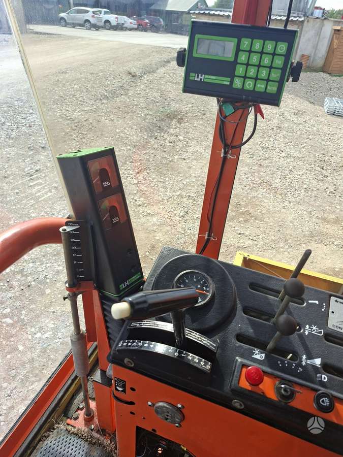 Dronningborg D7000H, combine harvesters