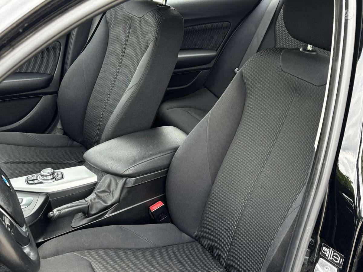 BMW 120, 2.0 l., hatchback