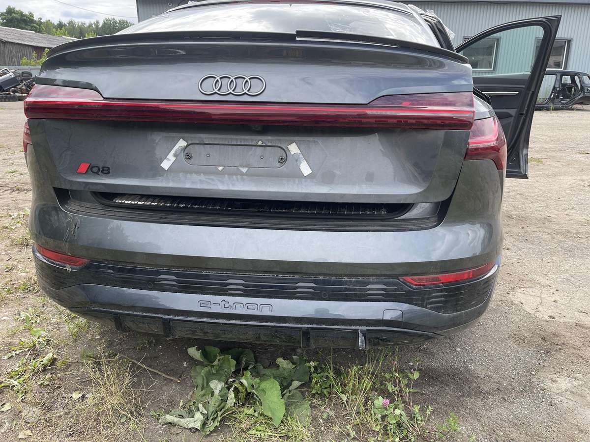 Audi Q8 e-tron for parts