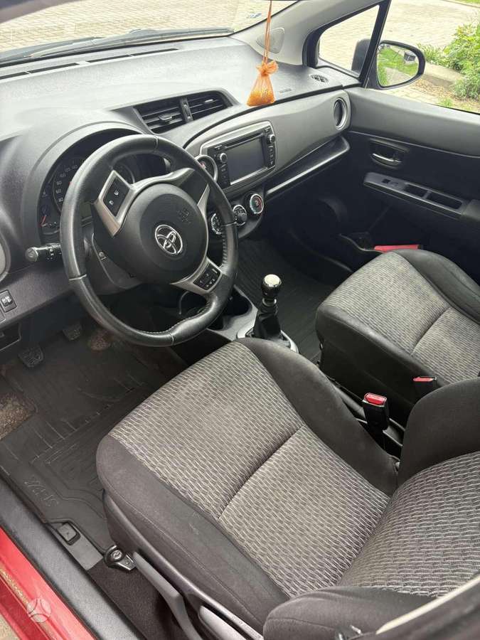 Toyota Yaris - 5