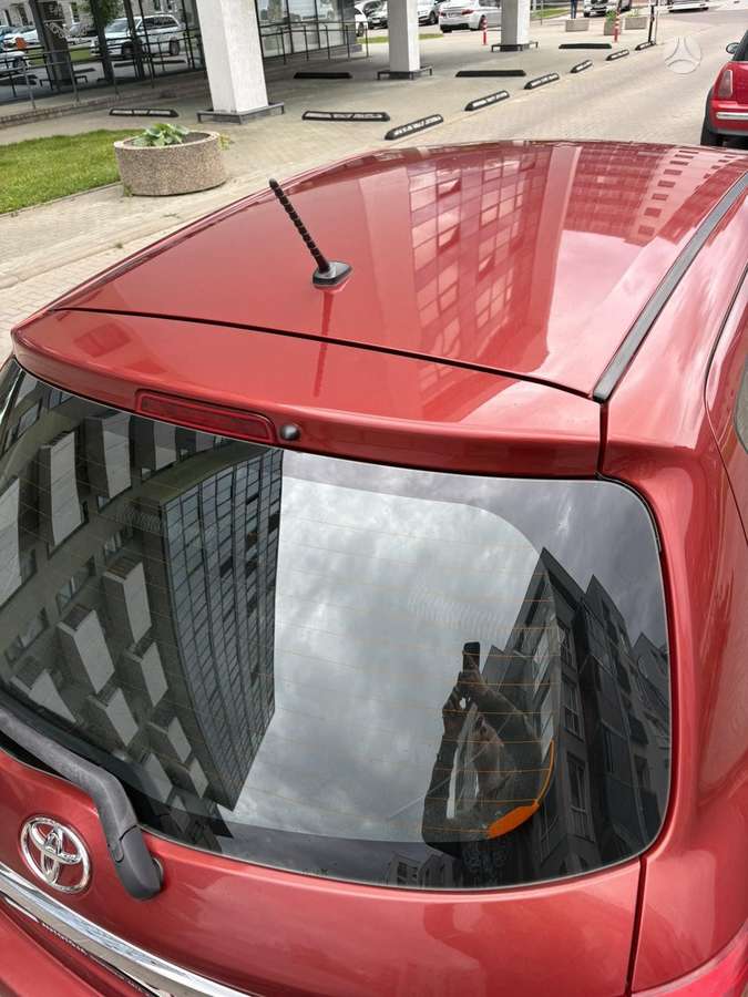 Toyota Yaris - 10