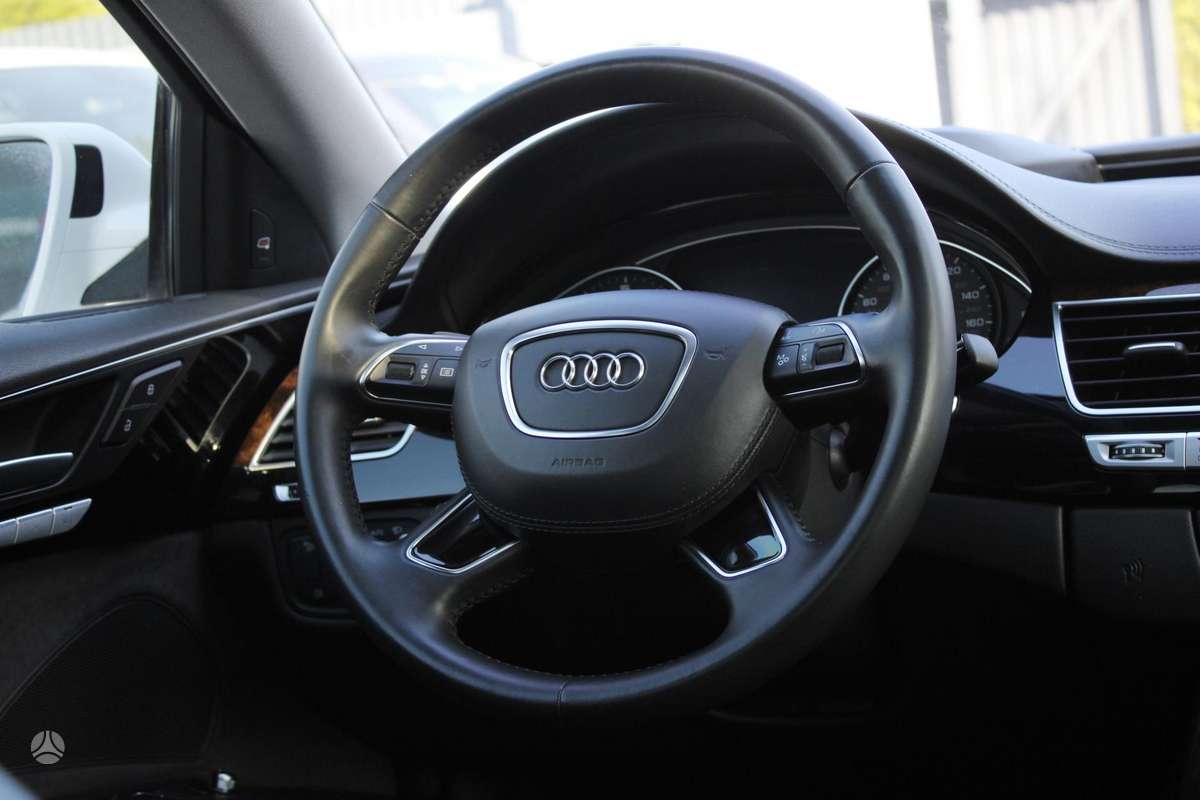 Audi A8, 3.0 l., Седан