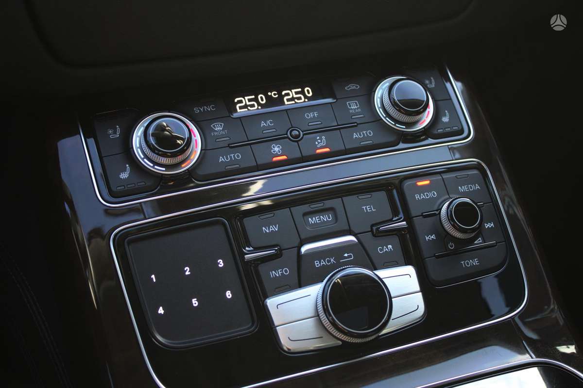 Audi A8, 3.0 l., Седан