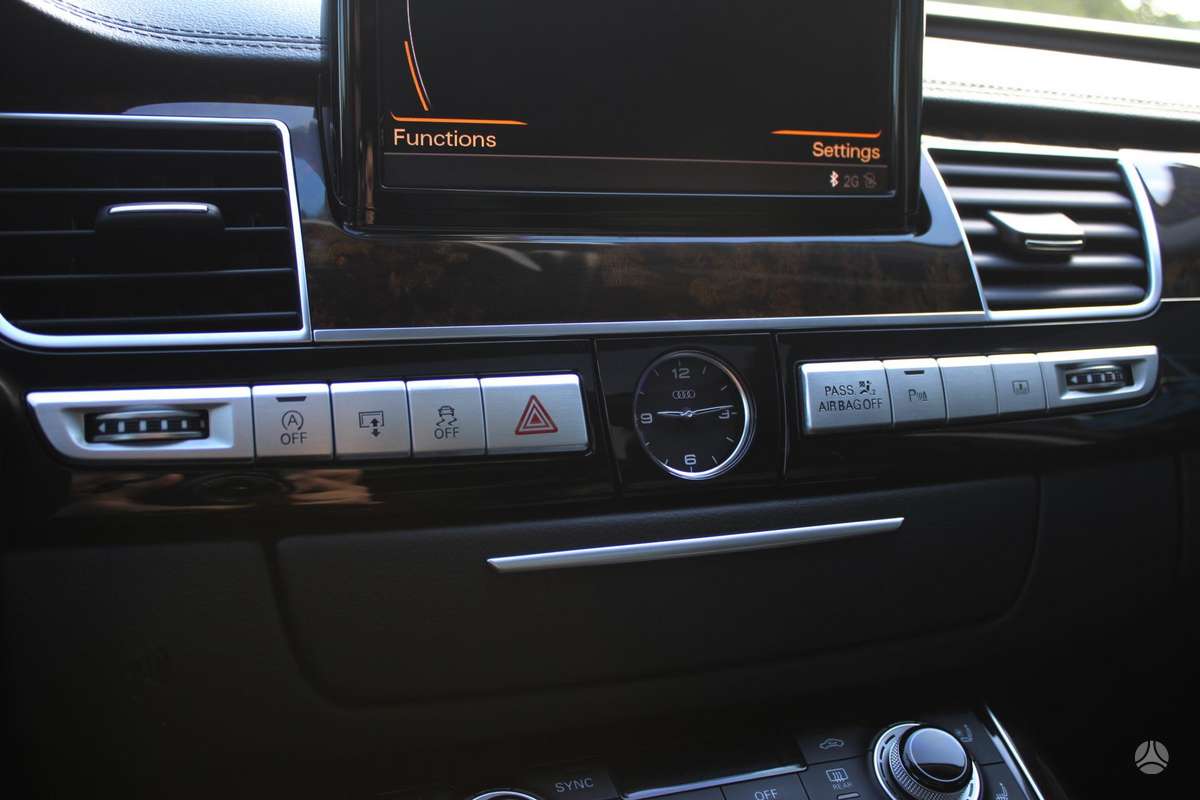 Audi A8, 3.0 l., Седан
