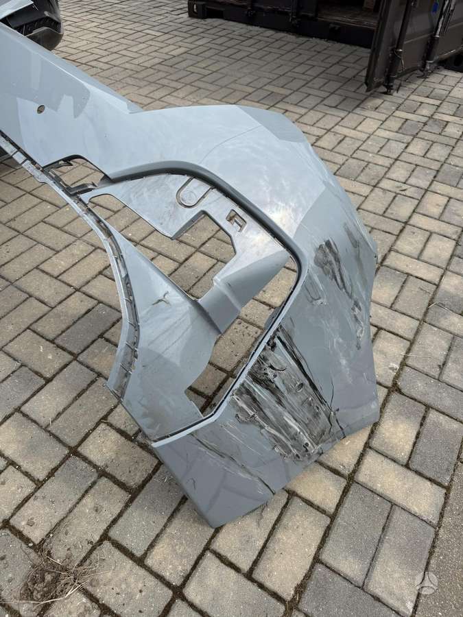 BMW i4 kėbulo dalys