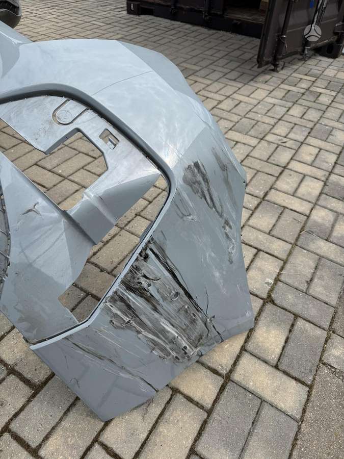 BMW i4 kėbulo dalys