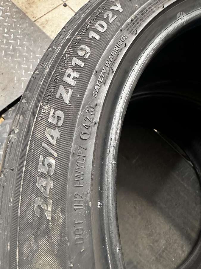 Kumho, летние 275/40 R19