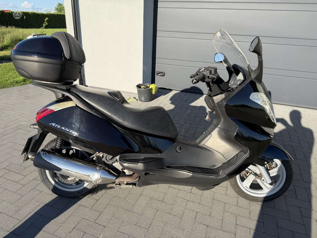 Aprilia Atlantic 500cc, scooters / mopeds