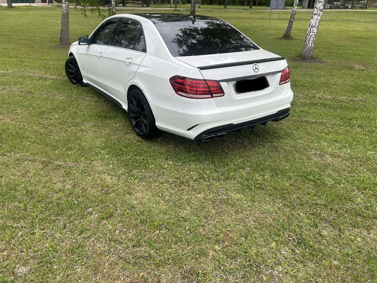 Mercedes-Benz E200, 2.2 l., Седан