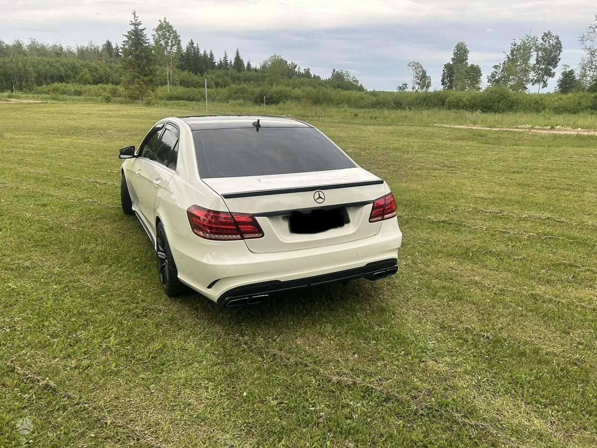 Mercedes-Benz E200, 2.2 l., Седан