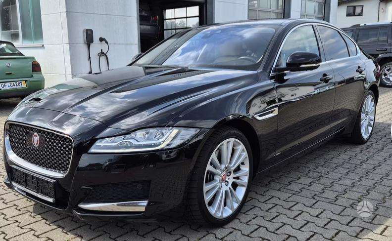 Jaguar XF