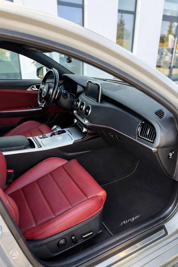 Kia Stinger, 3.3 l., hatchback
