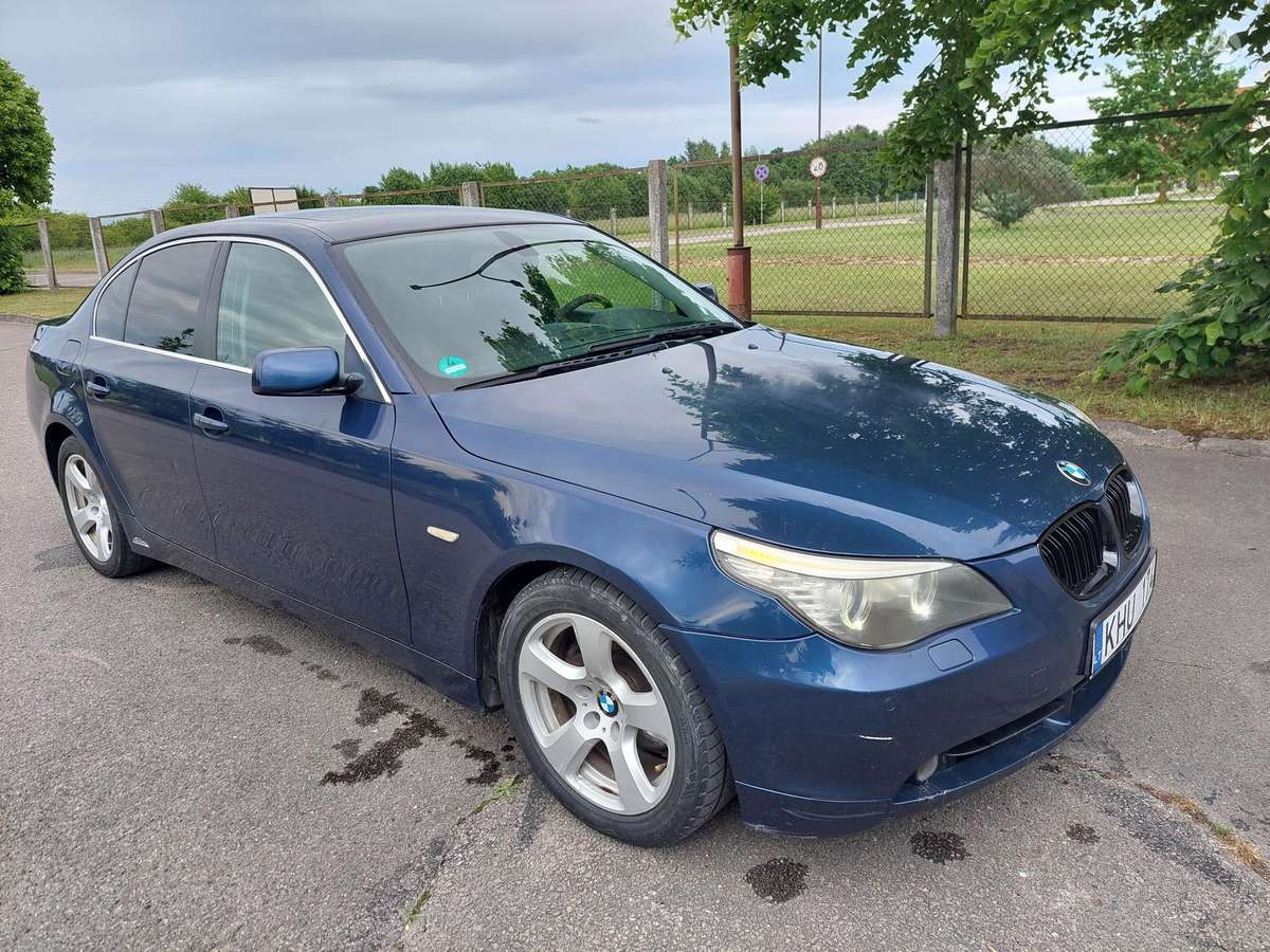 BMW 520, 2.2 l., Седан