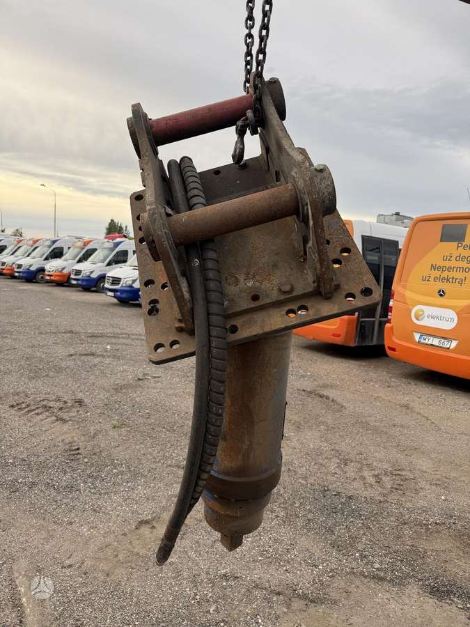 Caterpillar 25-35ton, hydraulic drills