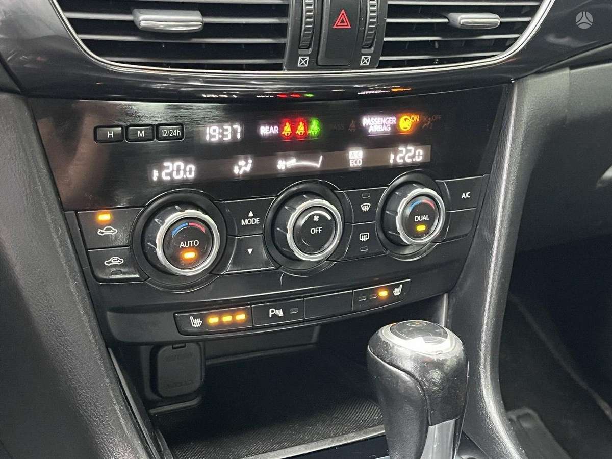 Mazda 6, 2.2 l., Седан