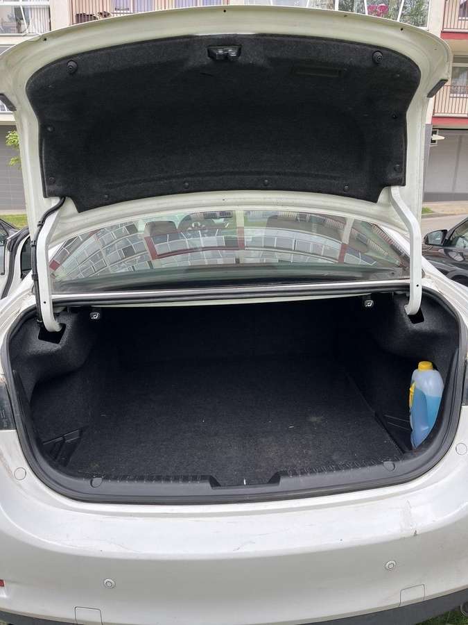 Mazda 6, 2.2 l., Седан