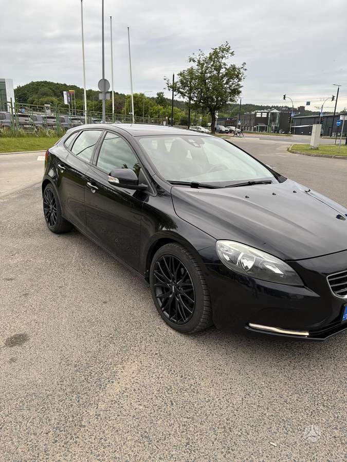 Volvo V40, 1.6 l., Хэтчбек