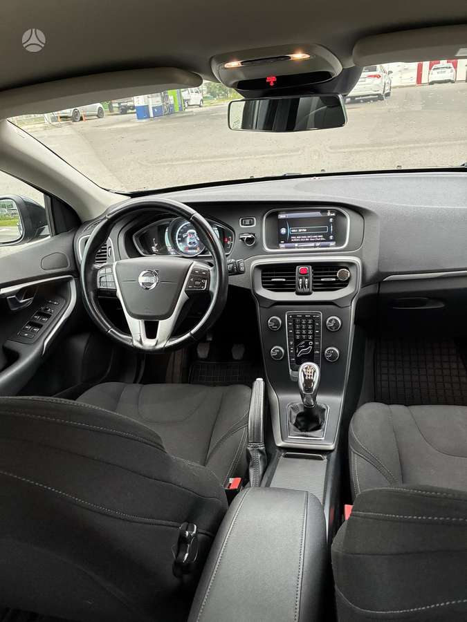 Volvo V40, 1.6 l., Хэтчбек