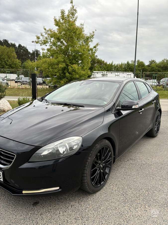 Volvo V40, 1.6 l., Хэтчбек