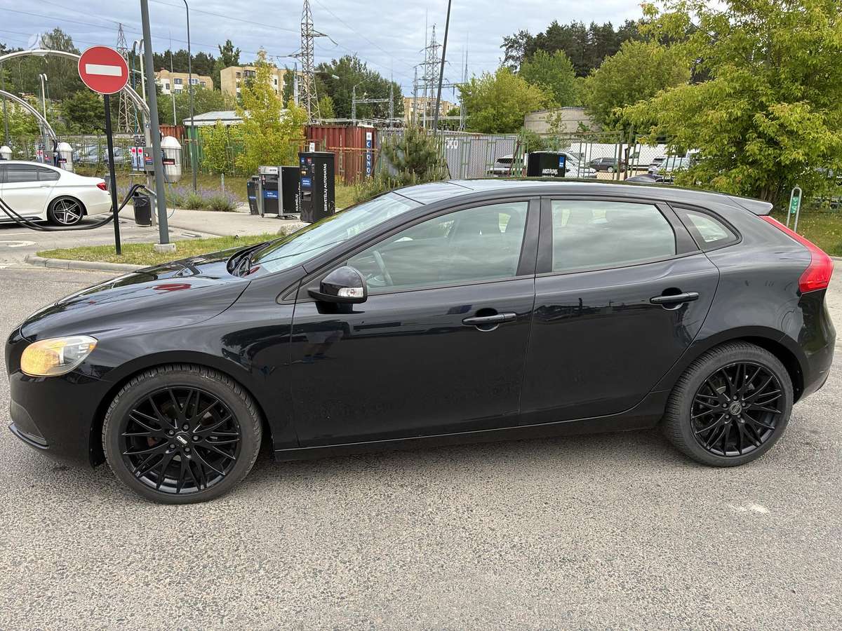 Volvo V40, 1.6 l., Хэтчбек