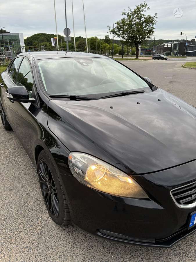 Volvo V40, 1.6 l., Хэтчбек