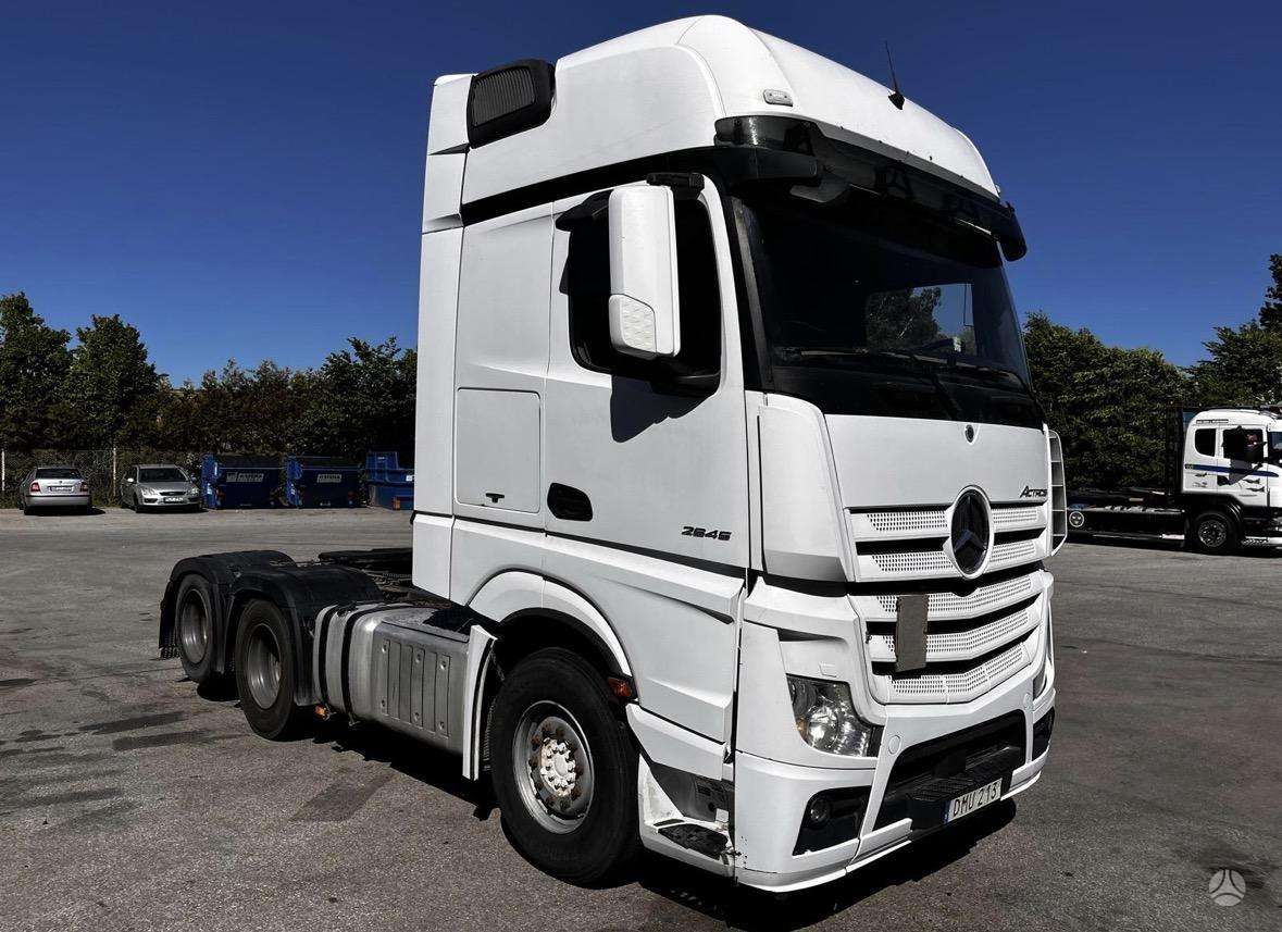 Mercedes-Benz 2645 6x4, double sleeper