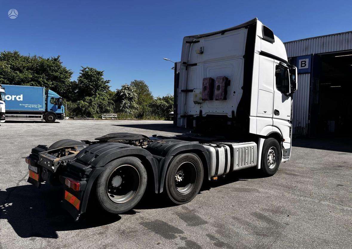 Mercedes-Benz 2645 6x4, double sleeper
