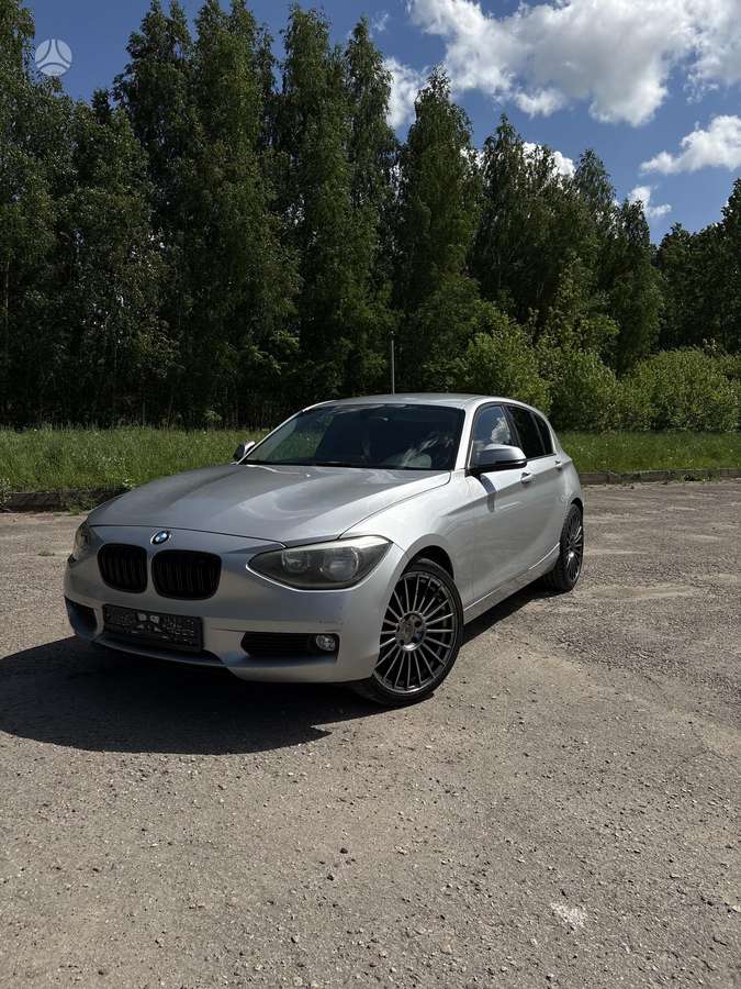 BMW 116, 2.0 l., hatchback