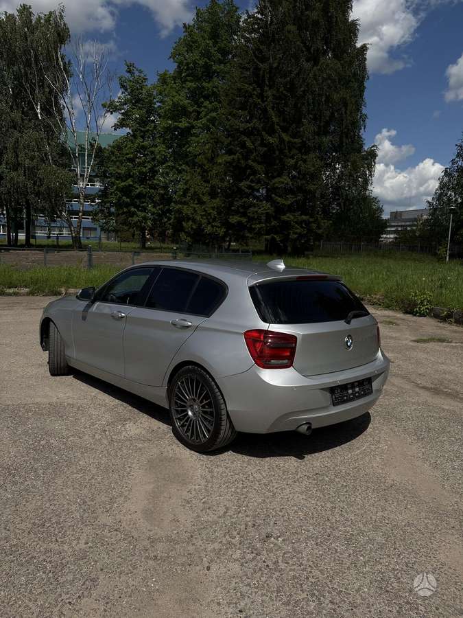 BMW 116, 2.0 l., hatchback